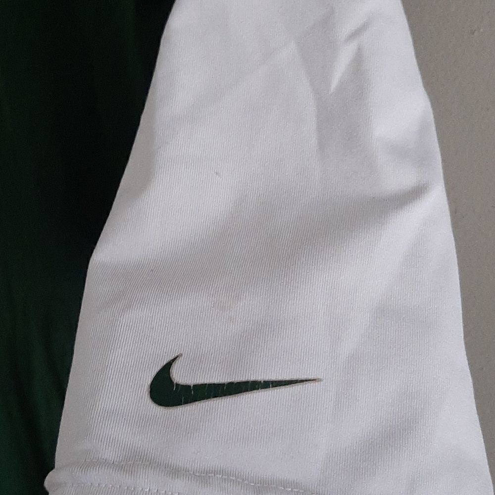 Nike Pro gear  - Picture 3 of 5